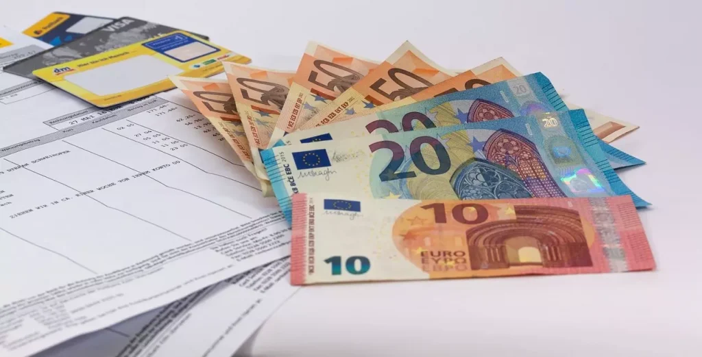 Il reato di dichiarazione fraudolenta mediante uso di fatture per operazioni inesistenti in caso di intermediazione illegale di manodopera 1 intermediazione illegale di manodopera